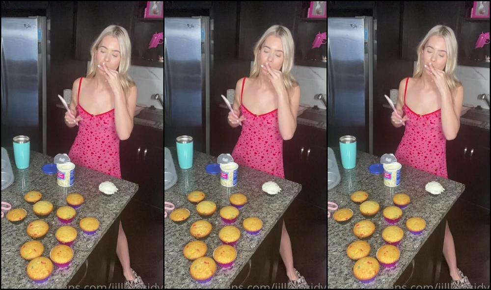 Jillkassidyy Frosting Cupcakes And My Titties