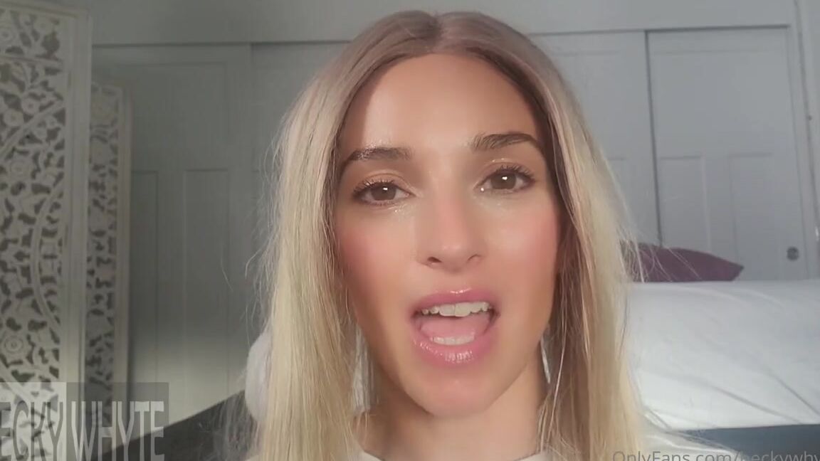 Beckywhyte Nicknamed Beckywhyte15 08 20 2023 Onlyfans Video Subscriber Bonus Help With My Facial Routine