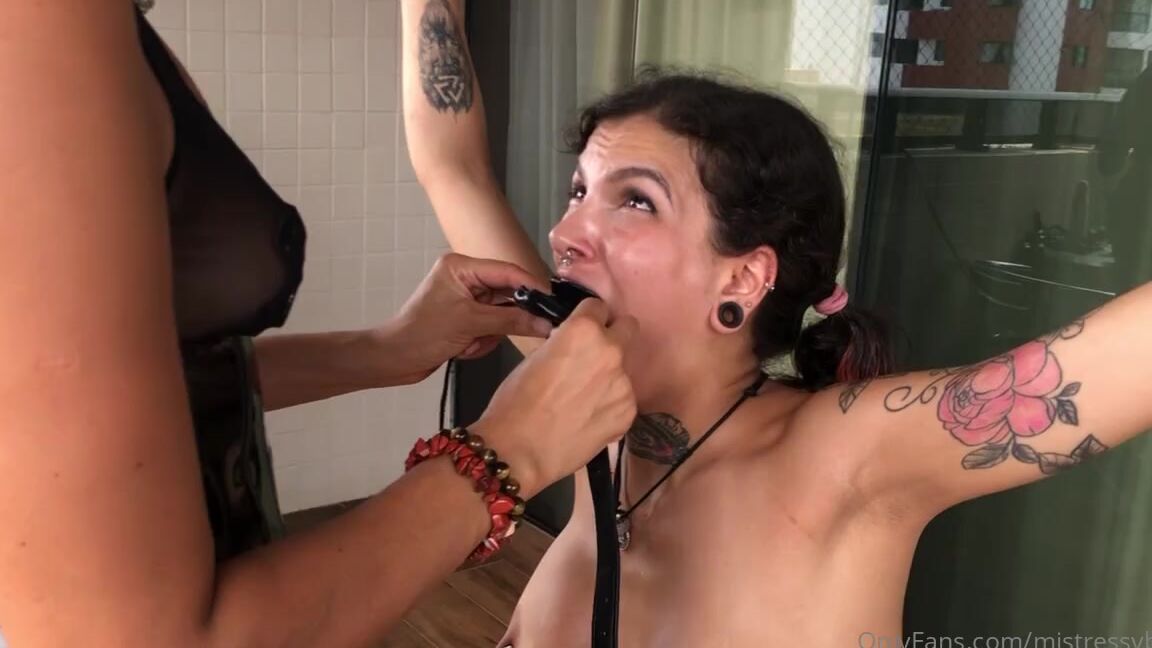 Mistress V Black Nicknamed Mistressvblack Onlyfans What A Bastard I Love It Want To See More Like Means Yes Que Safadeza Adoro Quer Ver Mais Lik