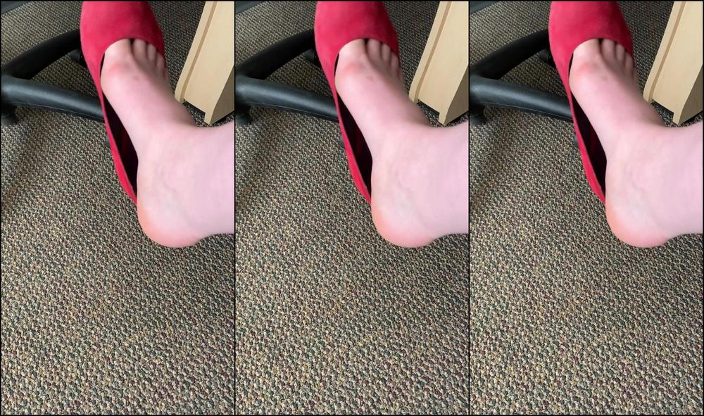 Freckled Feet Y All Meetings Are So Boring