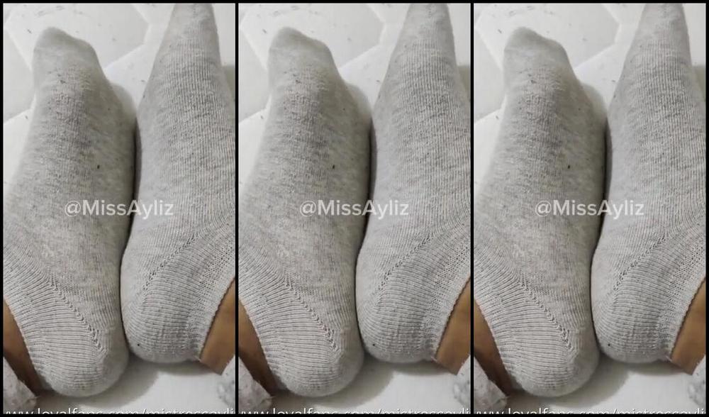 Mistress Ayliz Feetworship Humiliation Loyalfans