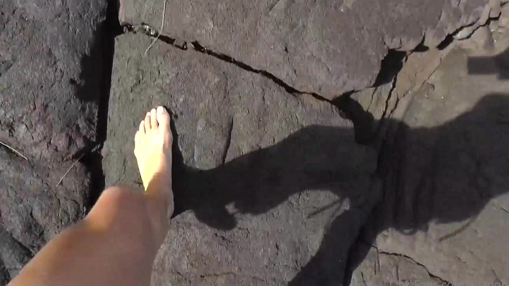 Elladonna Scenic Barefoot Walk