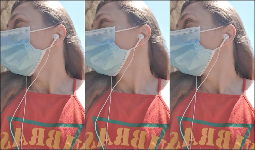 Taliamint Taking You For A Walk Around Post Quarantine Barcelona Flashing Along The Way