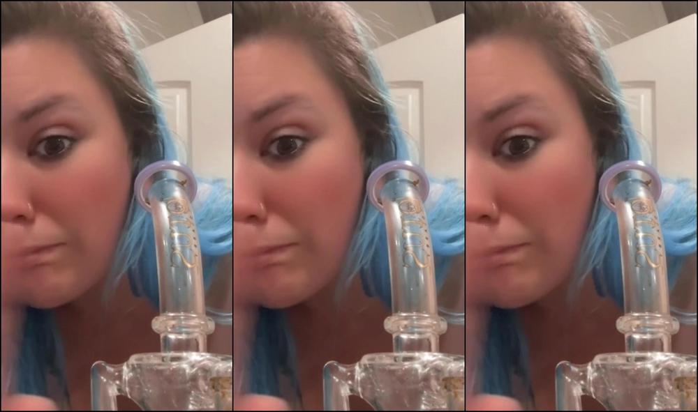 "Mary Blue" Hot Milf, Stoner, 420, Smoking 420, Smoking Milf, Boobs, Big Natural Boobs, Milf, Fun, Boobies, Weed, Girl, Horny, Suggest Mary Blue Smoking a bowl and chatting Pornhub