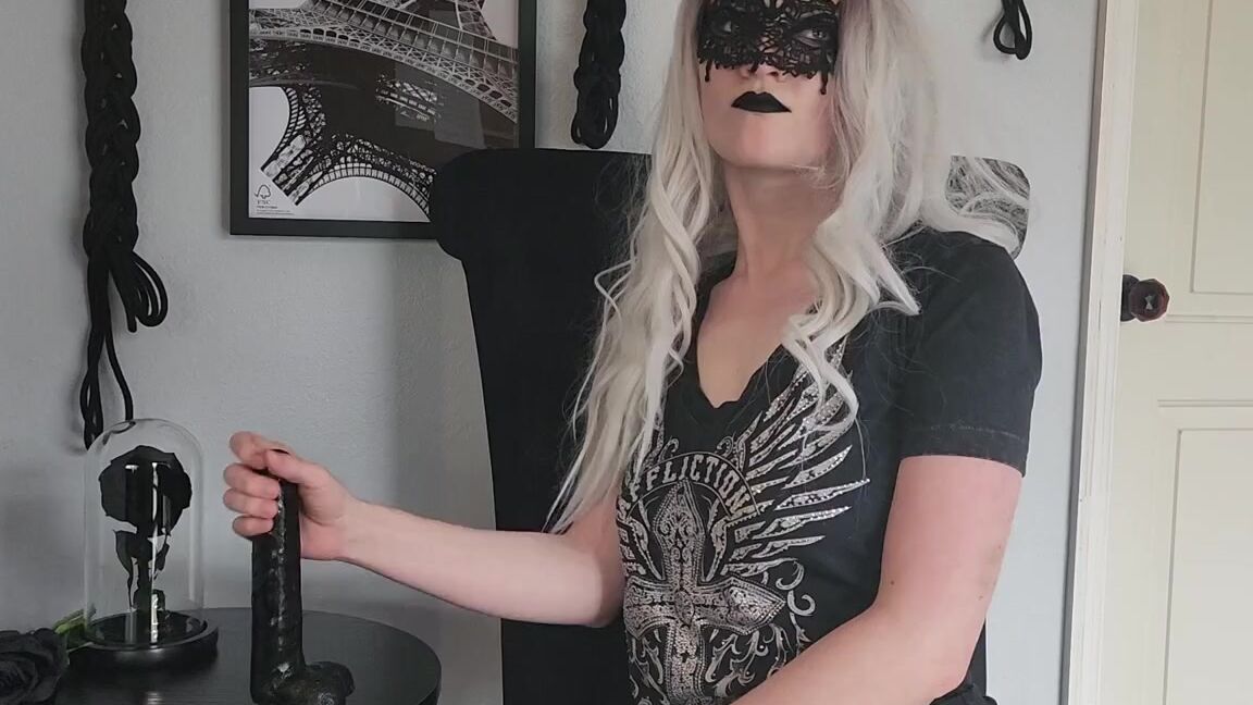 Mistress Zelda Nicknamed Thegothicghost Onlyfans 02 19 2023 I Dont Know Why I Even Waste My Time With Youyou Dont Deserve It