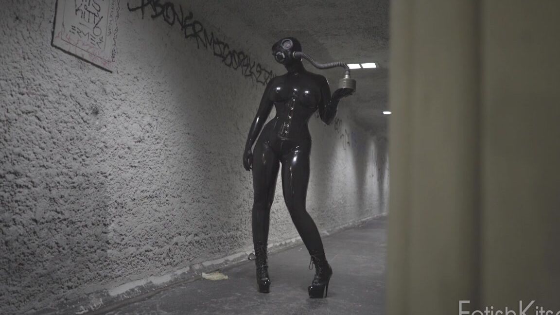 Fetish, Latex, Rubber Miss Kitsch - Tunnel Vision fetishkitsch.com