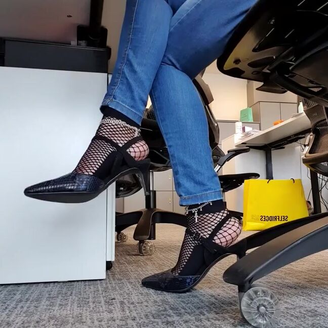 Feetbysherri Onlyfans Office Sock Tease