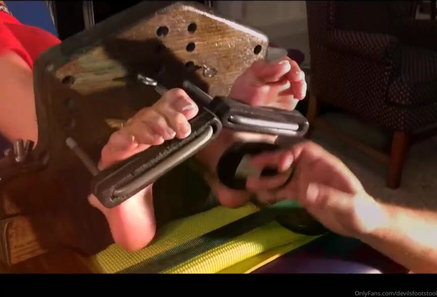 Devilsfootstool Onlyfans Bella Ink Tickled In The Stocks Uml