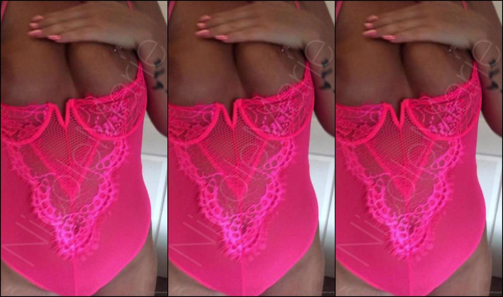 Nicolemarie Does My Bum Look Big In This