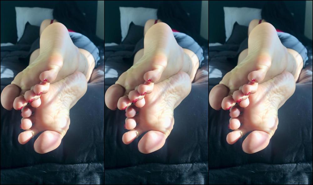 Chiquitatoes My Pretty Feet In The Sun For You Footboys Are My Toes Pretty In Red