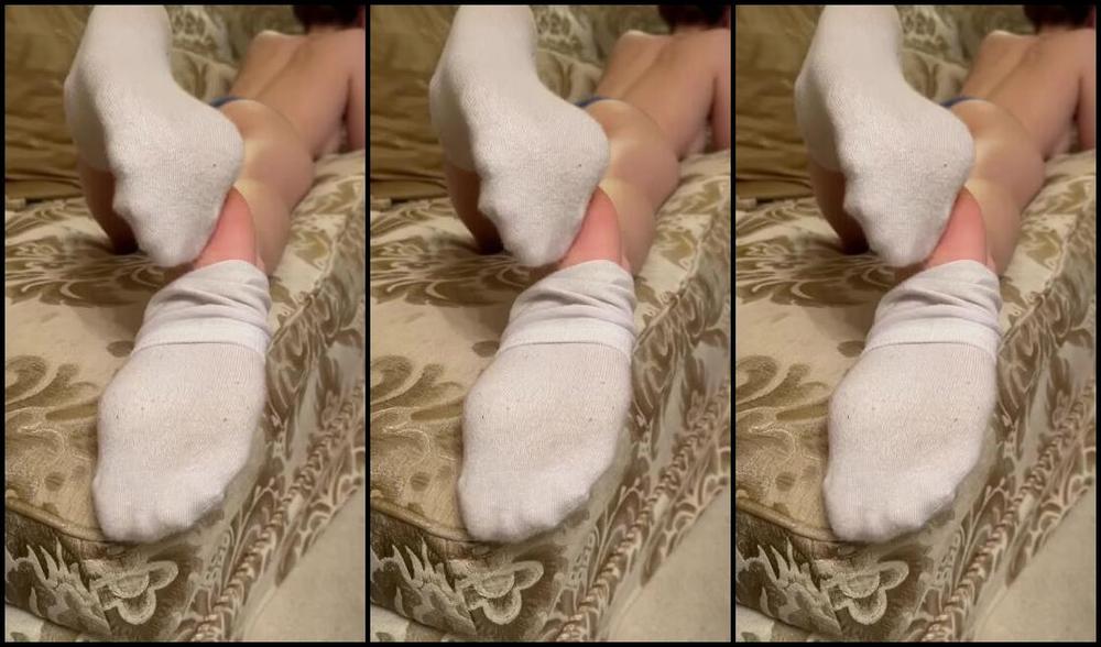 Babebarefootofficial Onlyfans I Didn T Realise You Were Watching Me That Whole Time Playing On My Nintendo Topless On The Sofa A02P