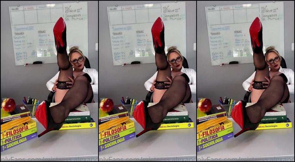 Queen Allexia 2671563223 11 08 2022 Me Conta Se Voc Um Bom Menino