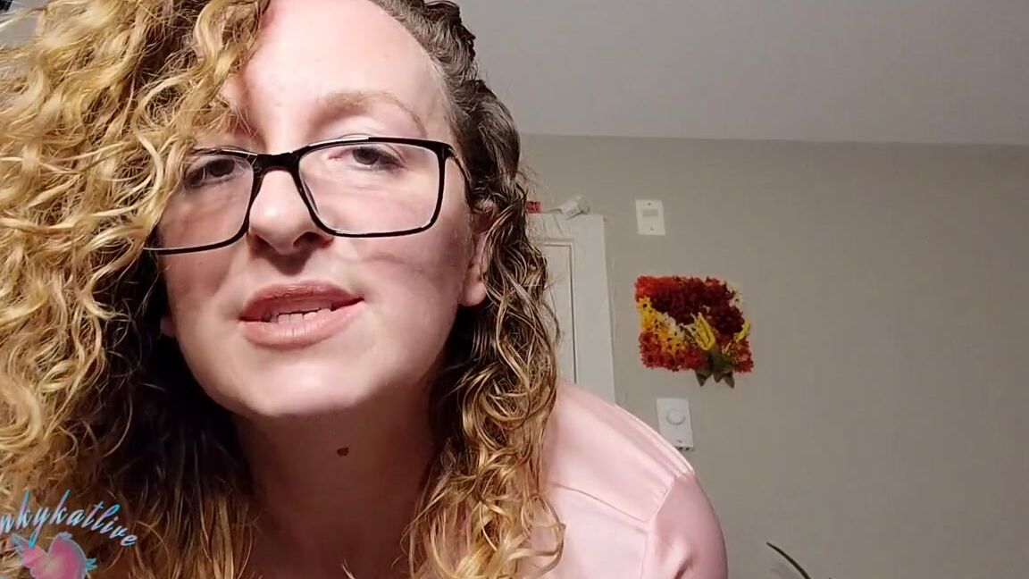 Kinkykatlive Nicknamed Kinkykatlive Onlyfans Spying On Mother Preview Full Discounted Video Coming To Your Dms If You Dont Receive The Video