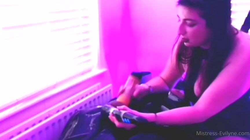 Dominatrix Mistress Evilyne msevilyne 383 OnlyFans