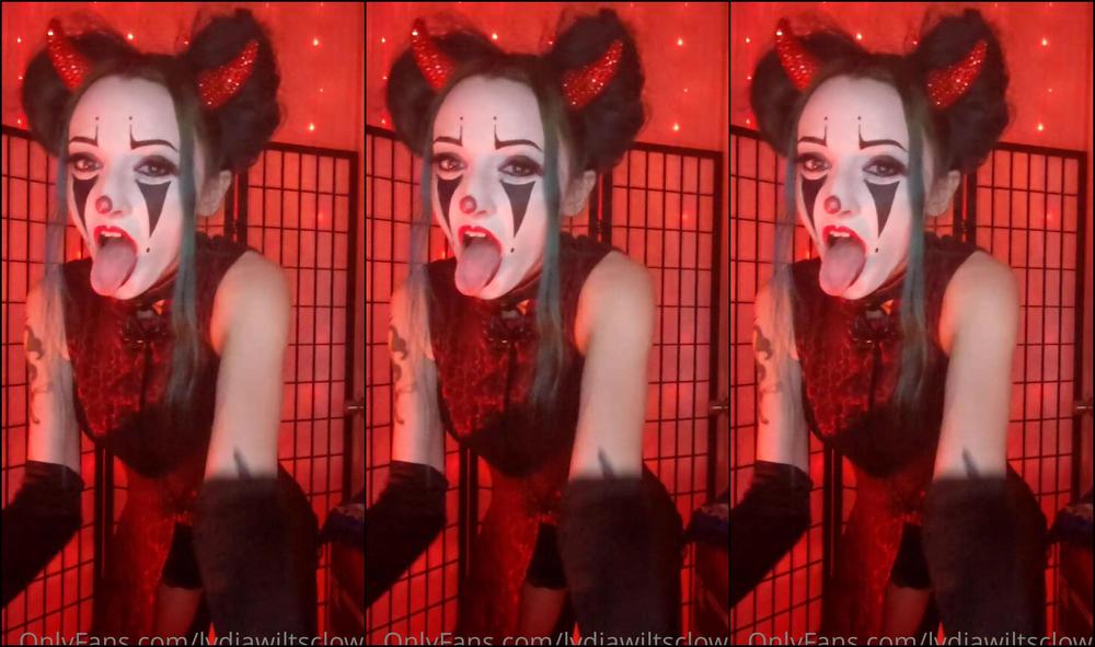 Lydiawiltsclown Here S The Act That Accidentally Got Circus Of Sin Banned From Twitch For Days My Butt