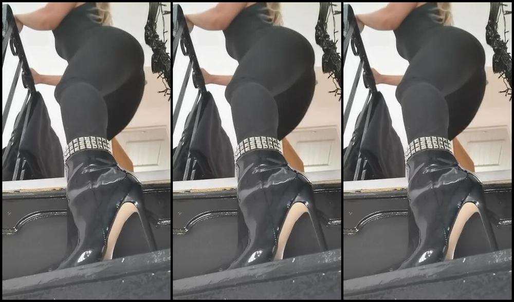 Misscourtneym Onlyfans Day 17 Of My Shoe Experiment Pleaser Ankle Boots Wouldnt You Love To Lick Themp