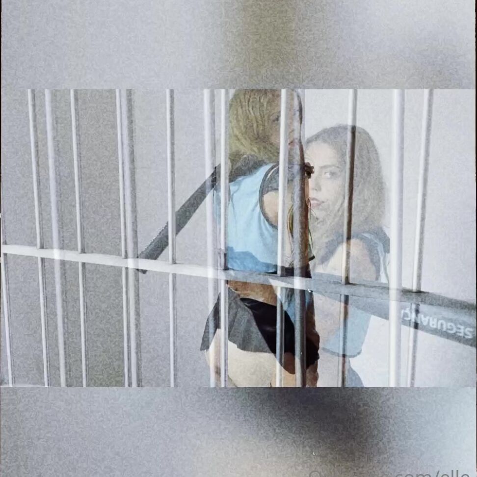 Elle O F 2242894394 10 09 2021 Biscoito Da Semana V Deo Completo De Striptease Na Pris O