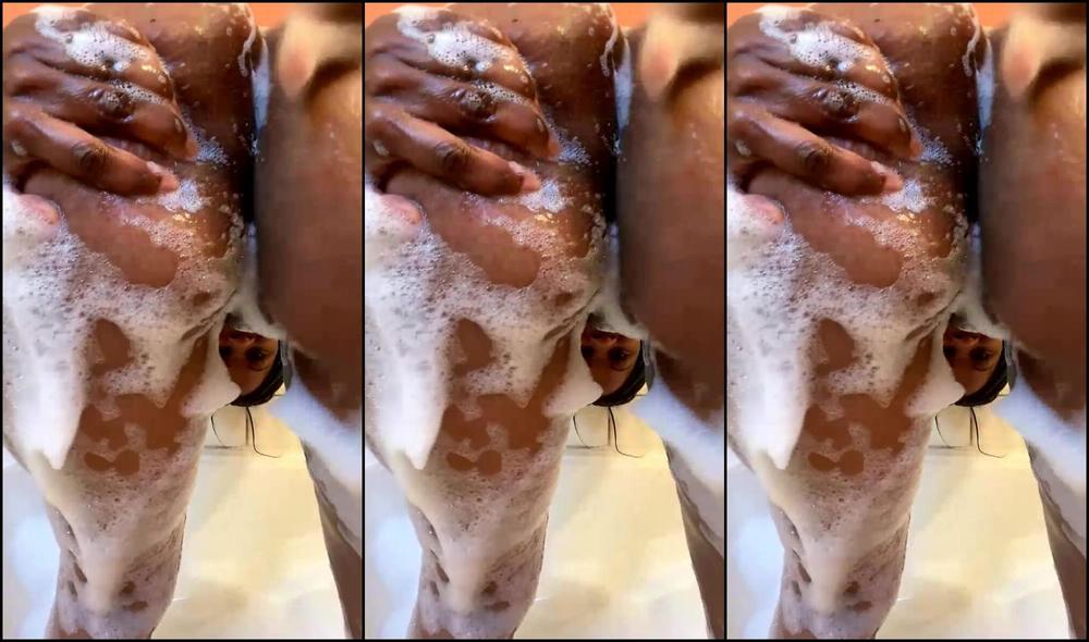 Caramelonline At Home In My Whirlpool Bath Live Stream On