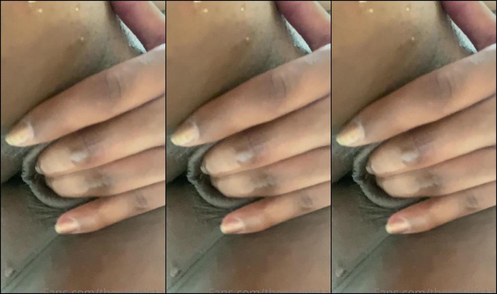 theeministalli-09-02-2021-2028038451-needed-to-play-with-my-pussy-during-my-morning-shower