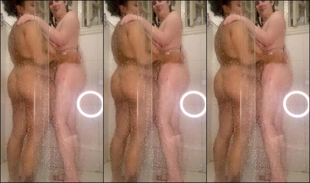 Annacutiepiie 3230994424 03 10 2024 Imagine That You Are Peeking Us And Watching Us Bathing In A Very Voyeur Way Would