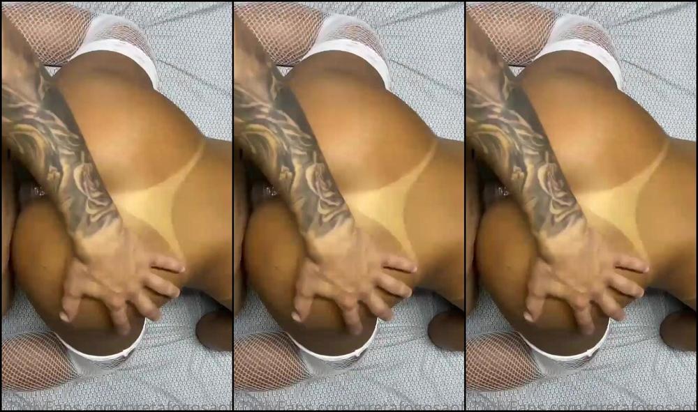 Pretafogosaofc 2487854707 06 14 2022 Rebolada De Milh Es Com Plug Anal E O Cacetao Branco Fazendo Contraste Com A Minha Bunda