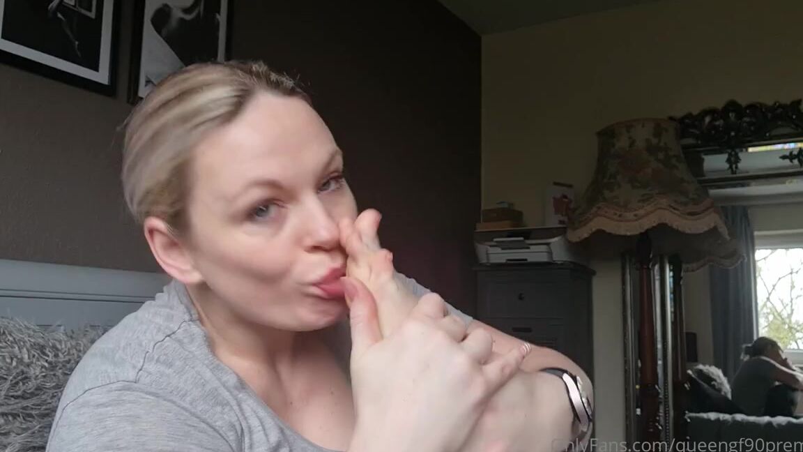 The Foot Queen Of England Aka Queengf90Premium Onlyfans Start The Year As You Mean To Go On I First For Me Thats With Foot Worship
