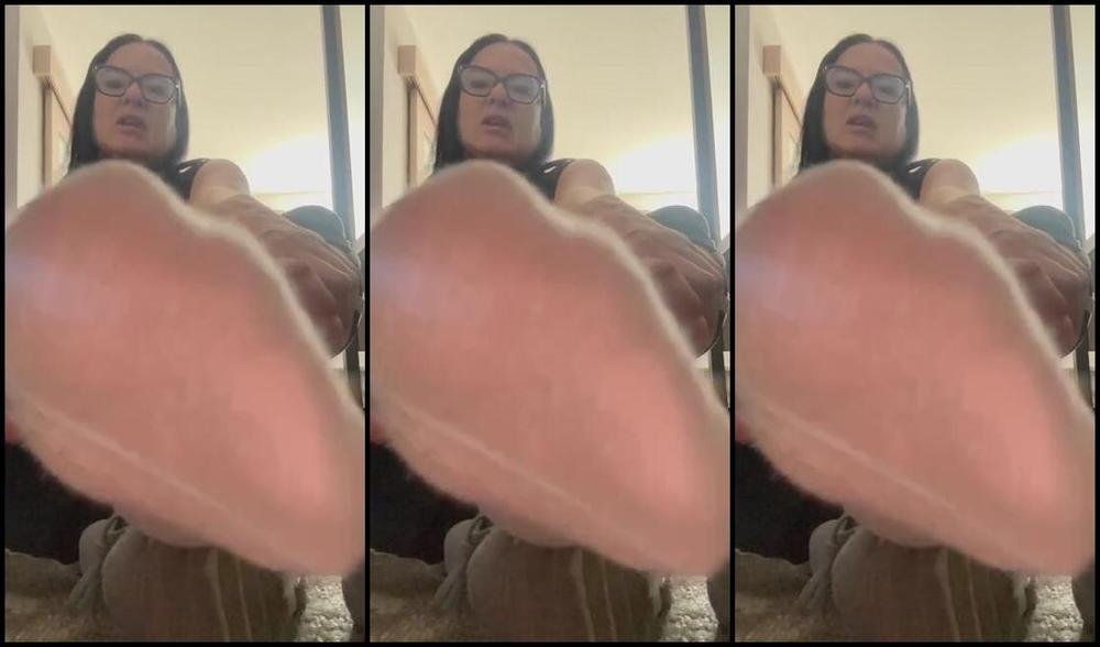 Goddessmonica00W 04 12 2025 Onlyfans Video Bust A Nut To My Stinky Feetp