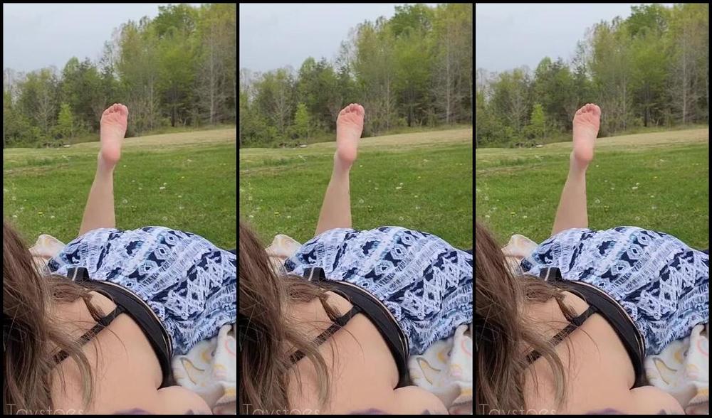 Tays Toes Nicknamed Taystoes 05 22 2022 Onlyfans Video The Pose Joi I Spent Some Time Outside Didnt Really Plan On Making A Video But