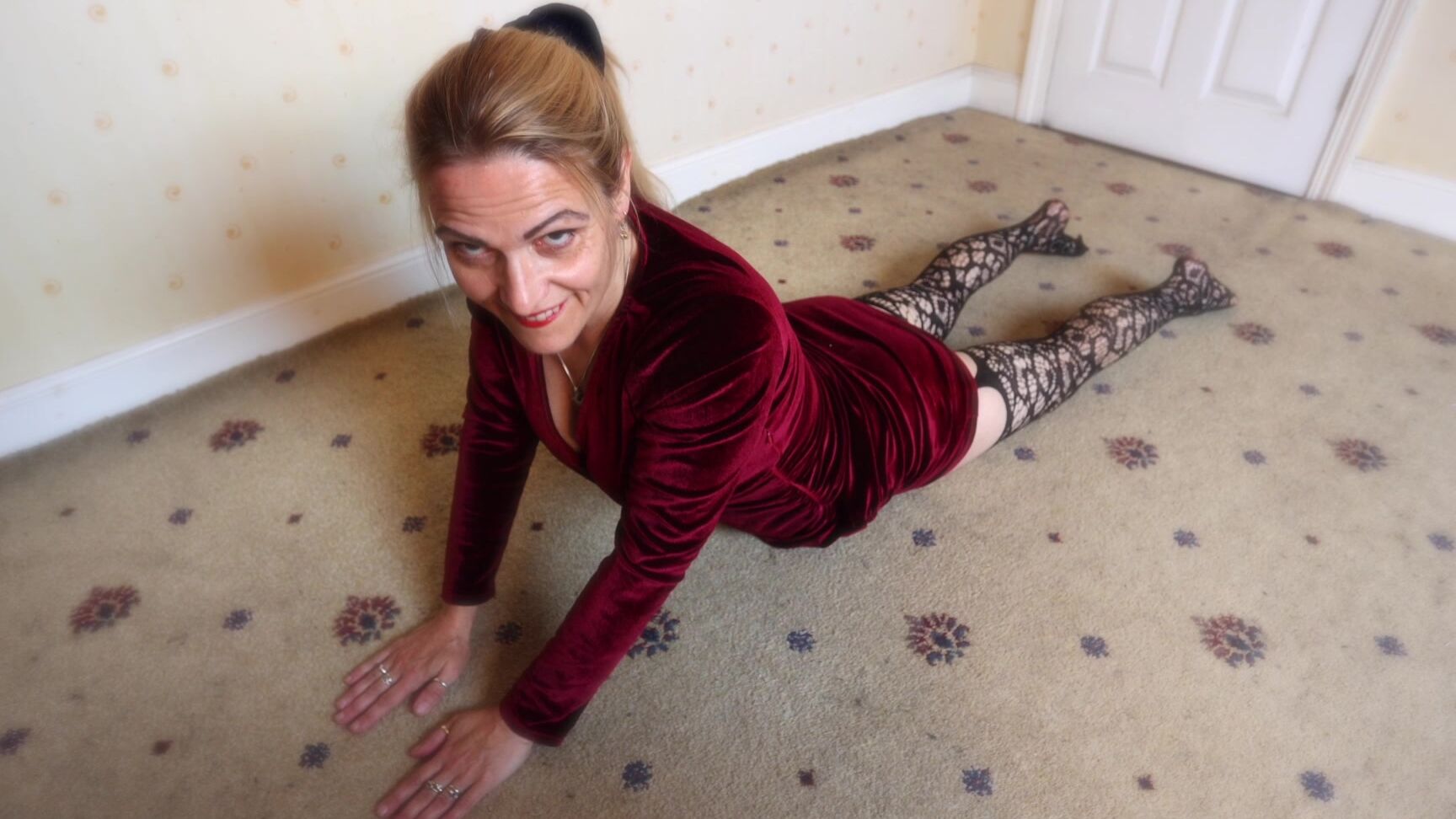 Ladyarbella Puppy Play Handjob With Daughter S Boyfriend