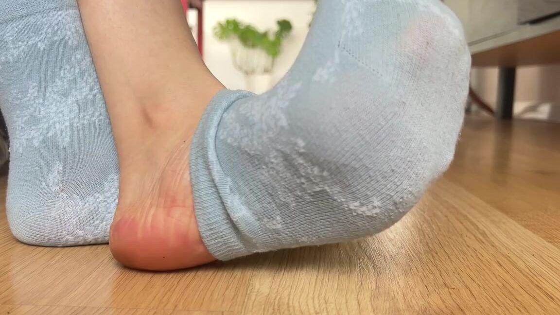 Cute Lily F33T Nicknamed Cute Lily F33T 03 29 2023 Onlyfans Video I Wish These Were Mens Hands Massaging Me