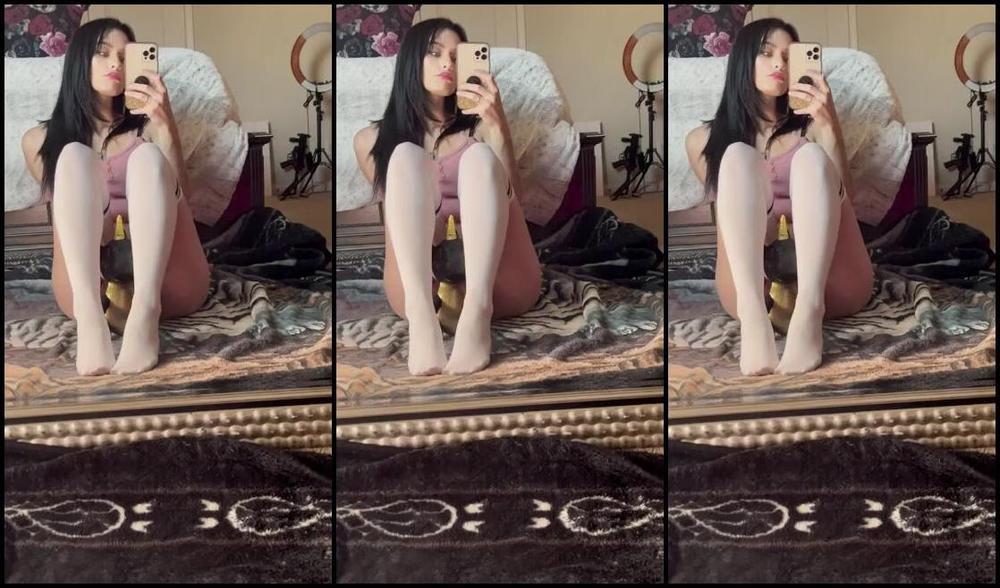 Waifu Jess Nicknamed Waifufeetmilkog Onlyfans Teasing You Is My Favorite Thing To Do 6