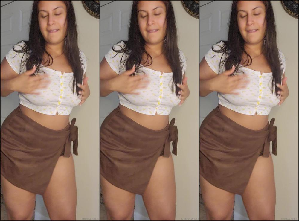 Sirena Arlet Babe I M So Glad Someone Suggested This Song To Dance To Wait The Whisper Song By The Ying Y