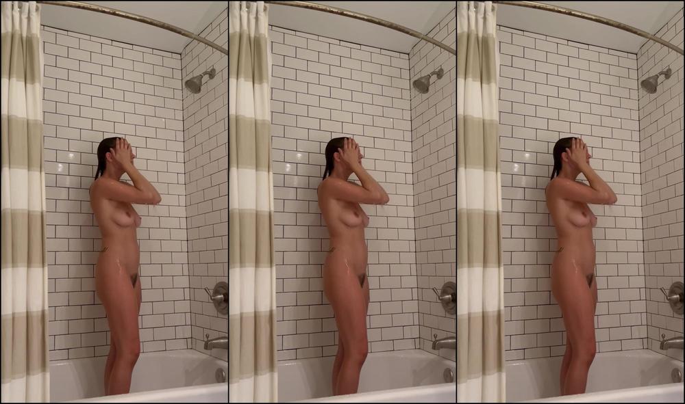 Ccflight Ever Just Want To Peak Your Head Into The Bathroom When A Hot Girl Is Showering In Your Ho