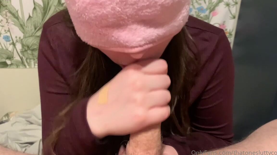 thatonesluttycouple-11-02-2021-2029051103-sorry-about-the-last-3-videos-now-being-blowjob-videos-tmi-time-i-m-on-my-period-and-j