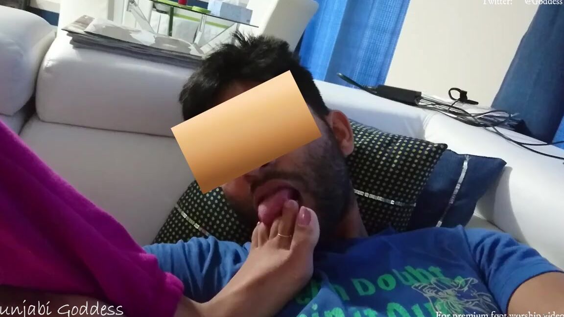 Punjabi Goddess Nicknamed Velocity04 11 18 2021 Onlyfans Video Watch Me Getting My Tired Smelly Feet Getting Worshipped After Being In My Work Pumps For