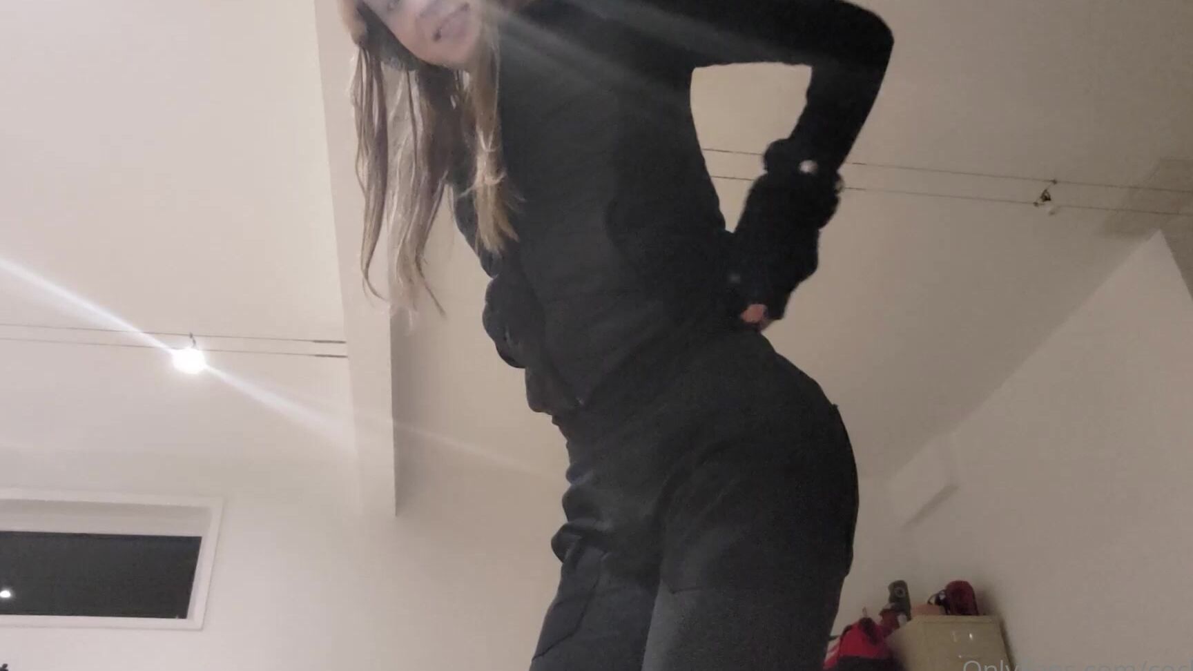 Cockfem 2250731597 10 19 2021 F