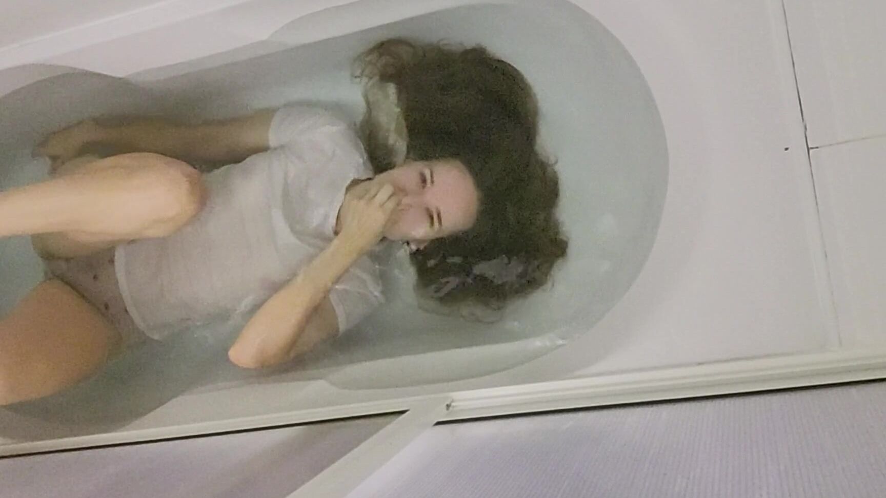 "Goddess Vanessa" bathtub fetish, underwater fetish, wet t-shirt, breath play, breath control Wet White Tee Underwater manyvids