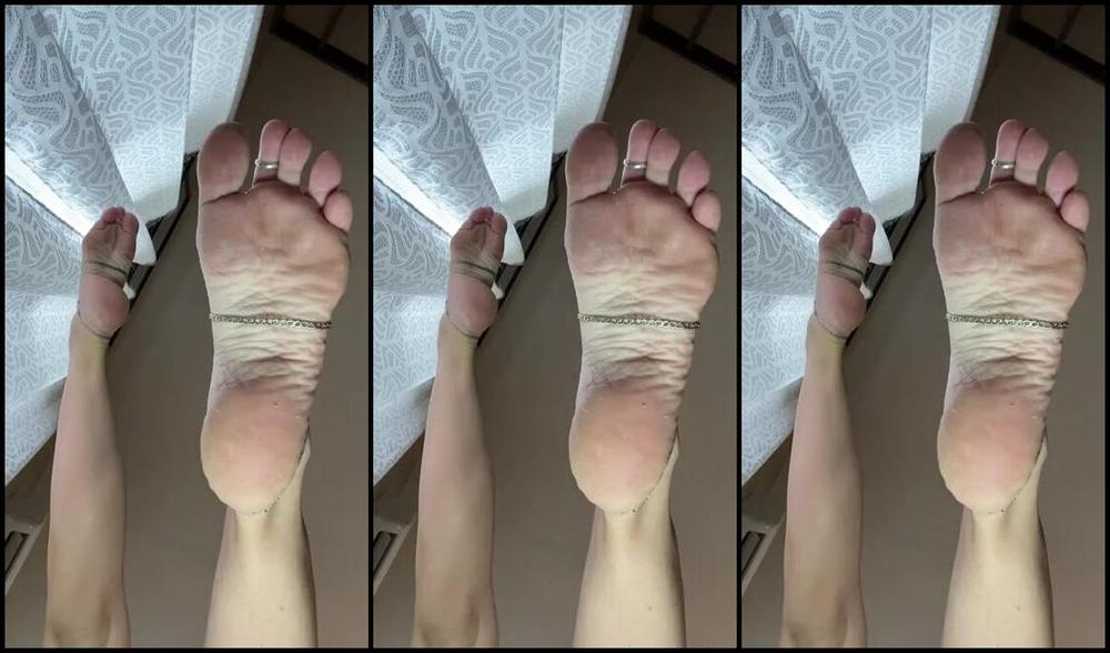 Lezlyan Nicknamed La Little Dancer Feet Onlyfans A Little Dirty And A Little Dry May I Be The Sparkle In Your Eye