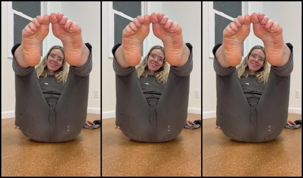 Nina Aka Fityoginina Onlyfans It S Cold Out And I Was Doing A Lot Of Work Today So Here I Am In My Overalls But I Promise I Ll Put