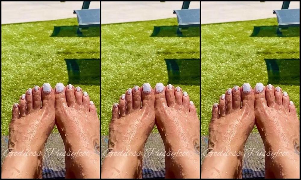 Goddess Pussyfoot Aka U186296307 Onlyfans Summer Time Is Here Bitches Squirt Guns And Lots Of Sun And Toes Out 1 Pcm