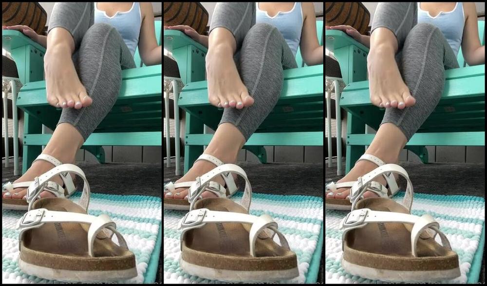 Goddess Mads Nicknamed Mad4Soles Onlyfans Can T Get Enough Of My Toes In These Sandals I Don T Have Many Days Warm Enough To Wear Them Left