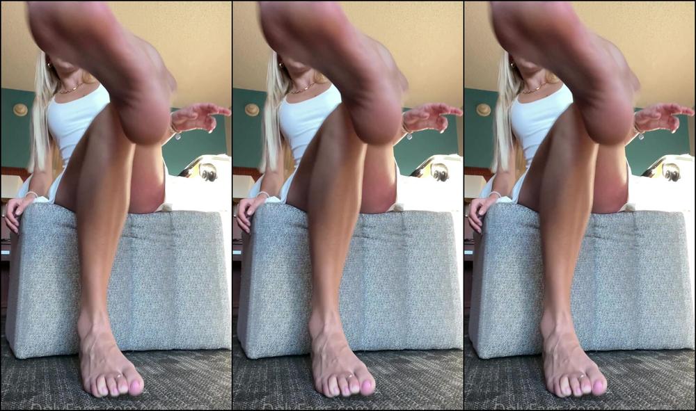 Xomaddykxo Sniff My Smelly Ass Feet Foot Boy You Deserve It And I Know You Like It Also Buy Me A Ne