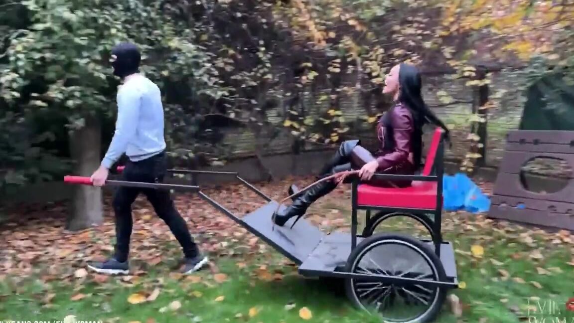 Evil Woman Perfect Carriage For An Evil Queen 28 12 2024 720P