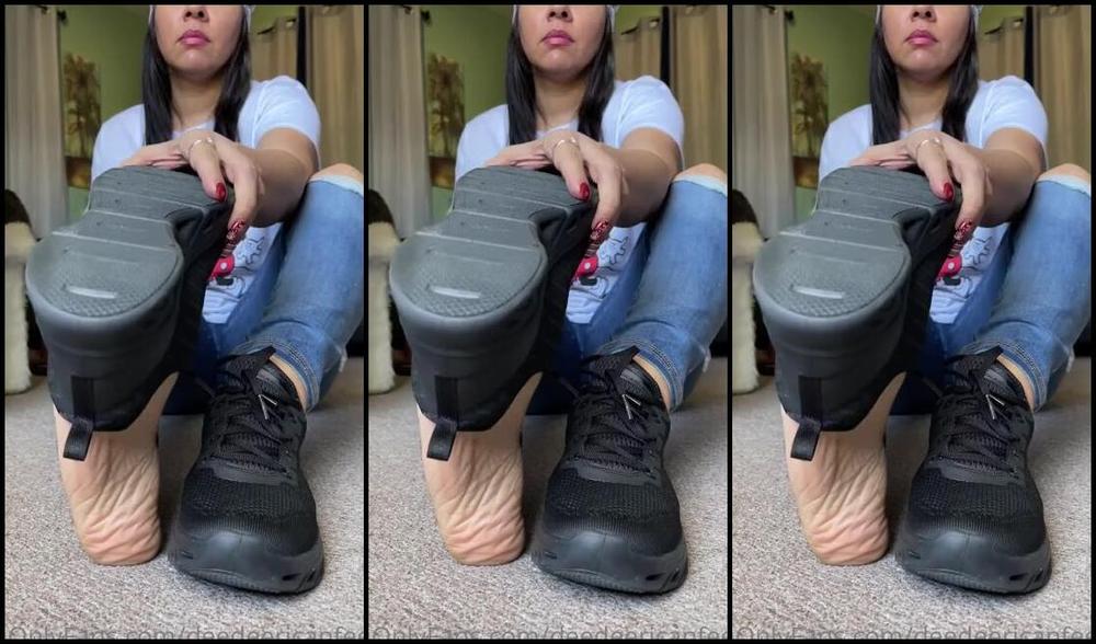 Deedeericanfeet Onlyfans As Requested A Barefeet In Sneakers Tease Semi Joi