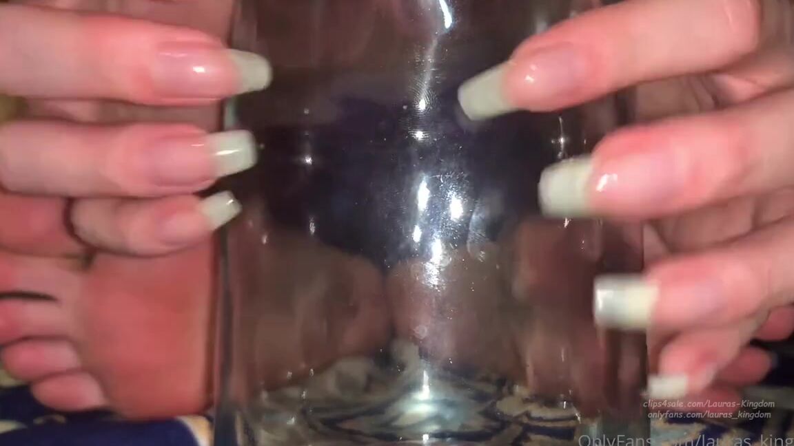 Lalalaura Nicknamed Lauras Kingdom 06 18 2021 Onlyfans Video Vixen Arches 20 Nails I Have A Special Treat For You Guys Please Welcome Vixenarches To