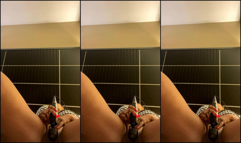 itsskyyblack-05-12-2021-2293194599-stream-started-at-12-05-2021-08-19-am-depends-on-if-you-guys-tip-if-i-m-going-to-stay-li