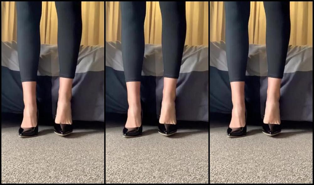 Miss Emma Rose Nicknamed Emmaemmarose Onlyfans What Do You Think To My New Heels Do They Make You Listen To Message