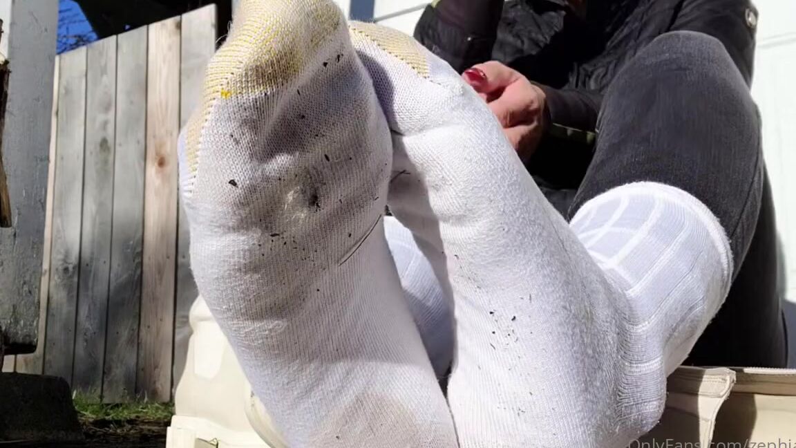 Worldgoddess Onlyfans Soooo Sweaty Off White Socks Fresh Out Of My Steamy Hot Boots Bury Your Face Loser