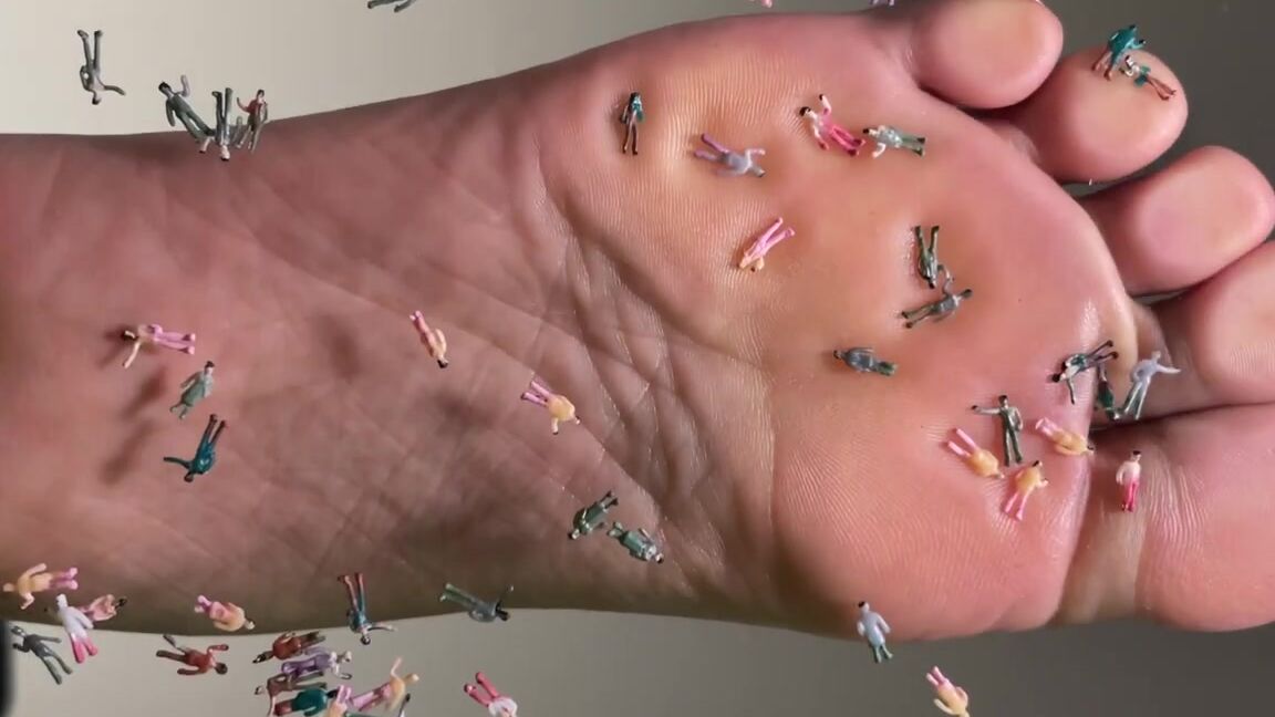 Giantess, Crush, Feet, Ebony Foot Fetish, Foot Fetish, SFW giantess smashes her subs ManyVids