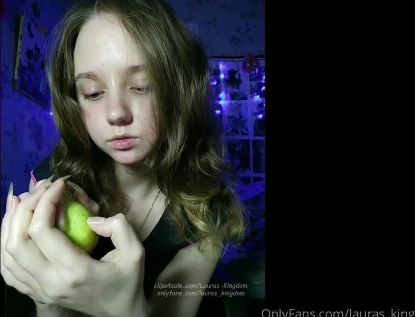 Lalalaura Nicknamed Lauras Kingdom 06 04 2021 Onlyfans Video Kiras Long Nails Debut Kristina